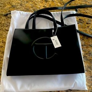 NWT! Authentic! Sold out! Medium black Telfar shopping bag